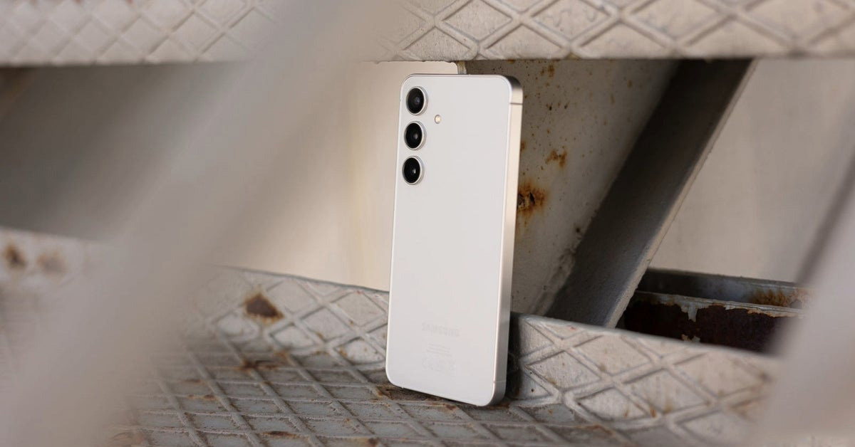 Pin của Samsung S26 vs iPhone 17 đều sở hữu dung lượng lớn